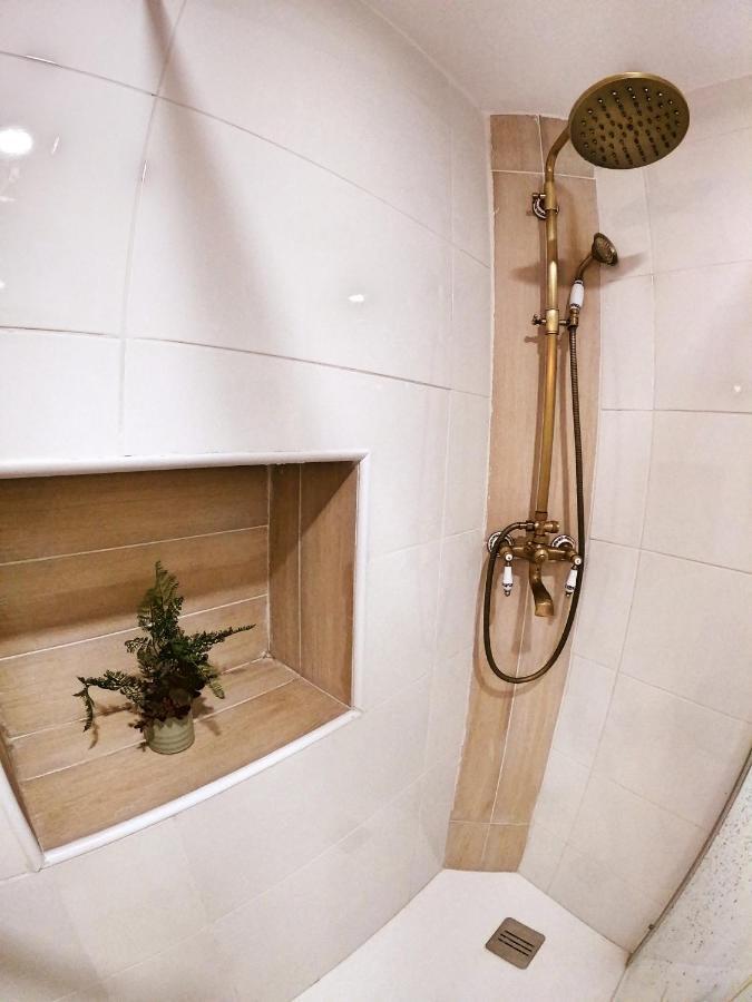 Apartment Corner *